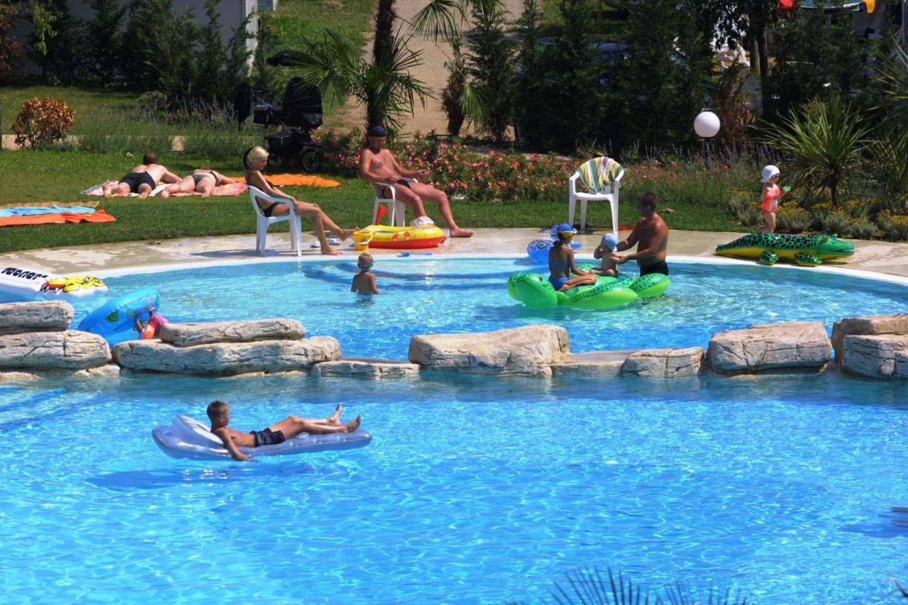 Apartments In Peschiera Del Garda 22099 Eksteriør billede